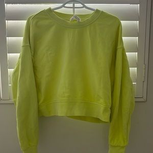 Lulu cropped sweater size 6